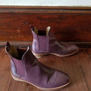 Everlane Burgundy Chelsea Boot